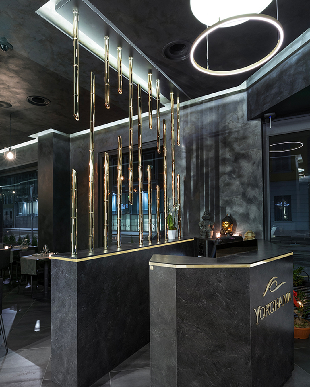 arredi-metallo-ristorante-milano-3 Arredi in metallo su misura per ristorante a Milano, realizzati da Siggia