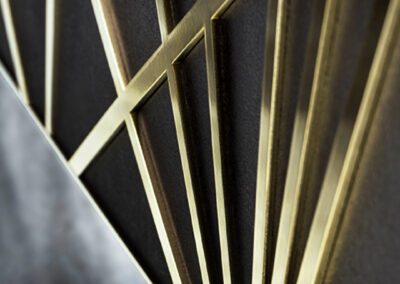 Arredi in metallo su misura per ristorante a Milano, realizzati da Siggia